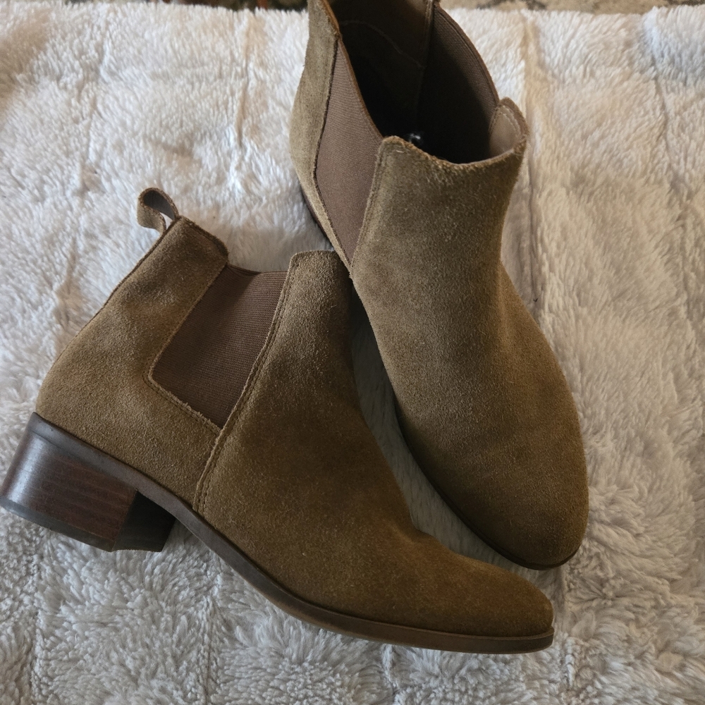 Steve Madden Dover Tan Suede Ankle Booties Size 8